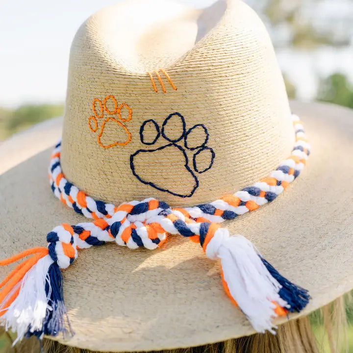 Tipsy Threads Natural Palm Auburn Paw
