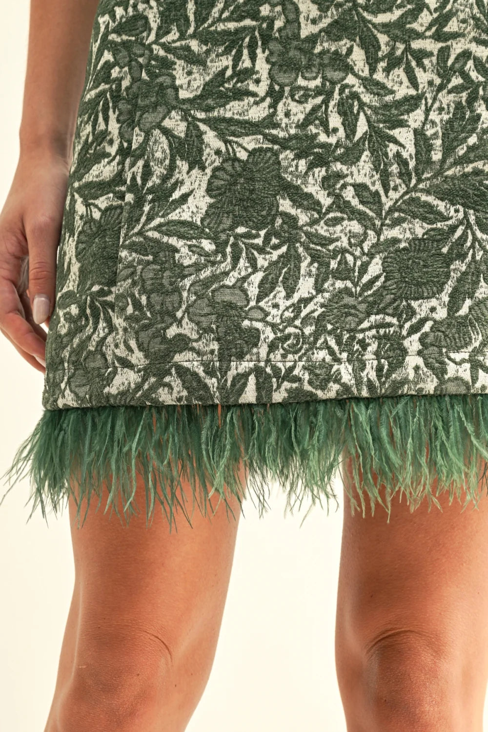 Faux Feather Hem Sleeveless Jacquard Mini